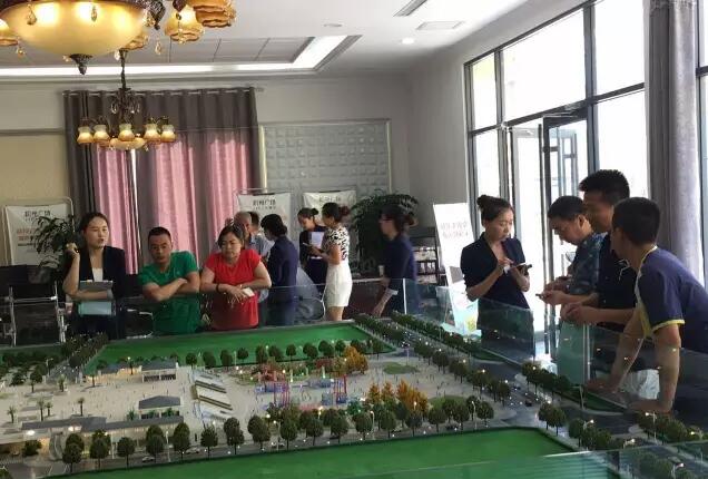 福利來啦！階州廣場(chǎng)很！熱！鬧！