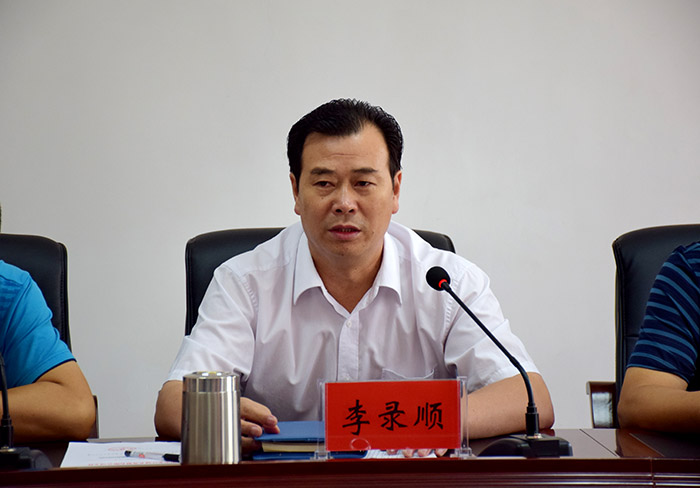 公司召開新聘用員工述職測(cè)評(píng)考核大會(huì)