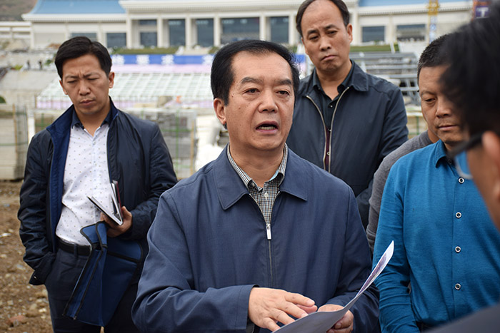 副市長徐世林組織召開推進(jìn)階州廣場建設(shè)現(xiàn)場辦公會(huì)議