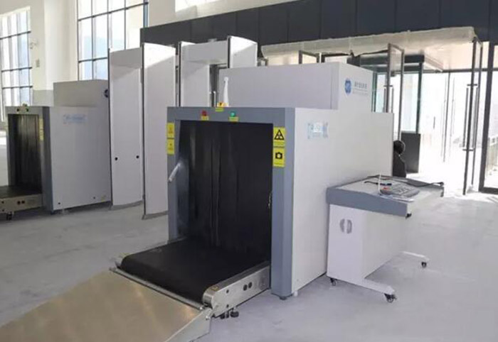 全國(guó)、省市政協(xié)委員體驗(yàn)蘭渝鐵路、視察階州廣場(chǎng)