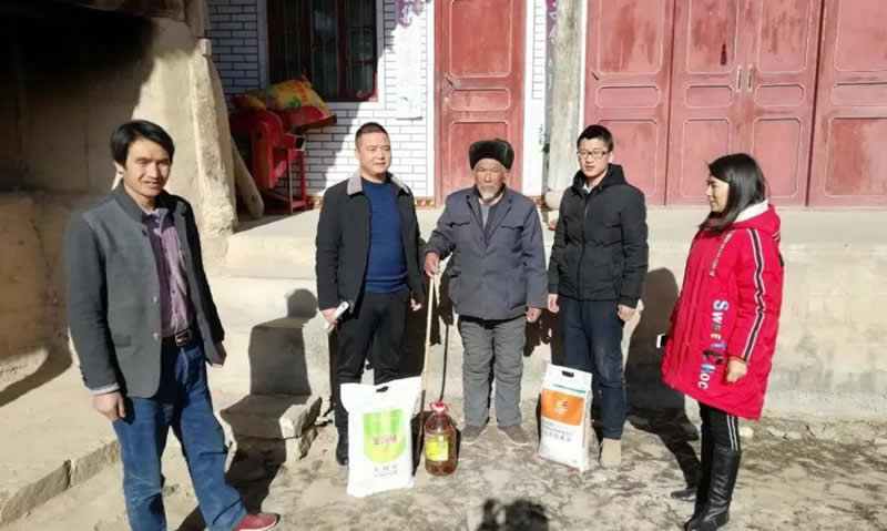 堅持精準(zhǔn)幫扶，合力脫貧攻堅——市龍江城鄉(xiāng)發(fā)展集團、隴南太平洋財險公司聯(lián)合開展幫扶文縣橋頭鎮(zhèn)安子坡村2019年春節(jié)慰問活動