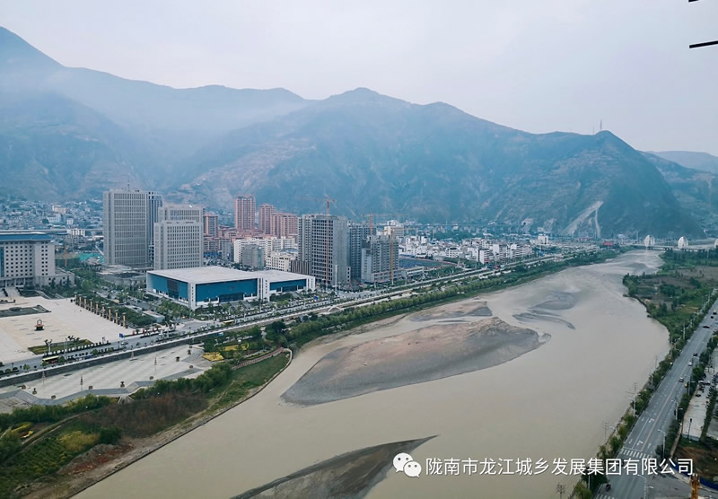 匠心傾注、喜封金頂——龍江?雙子座商住小區(qū)主體順利封頂