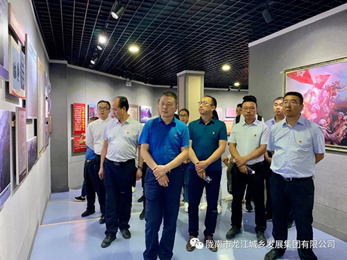 市龍江城鄉(xiāng)發(fā)展集團黨委開展“不忘初心、牢記使命”紀念建黨98周年主題黨日活動