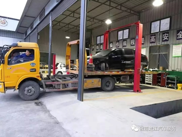 金錘鈑金，銀槍噴漆！龍江汽修值得信賴！