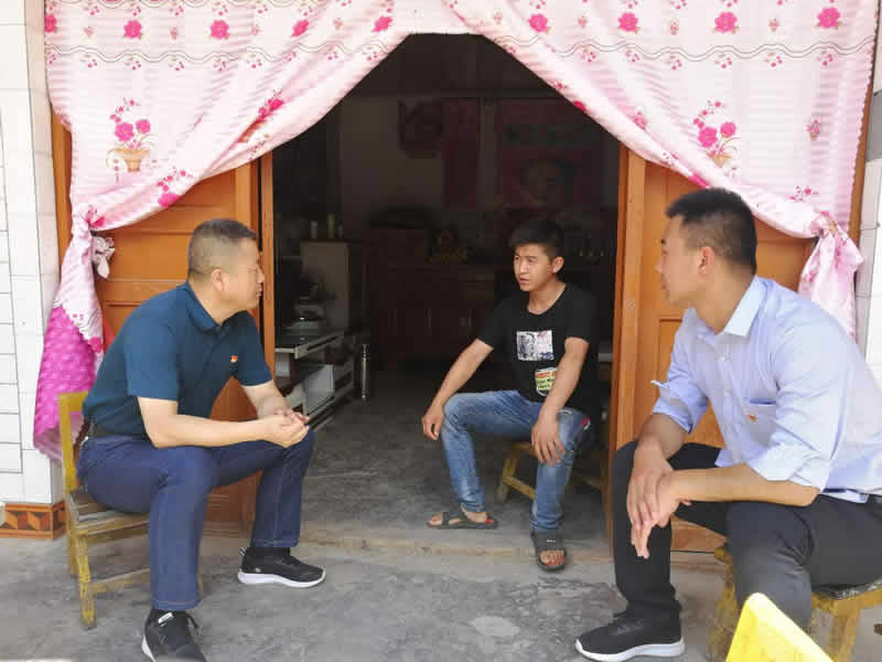 “感黨恩、憶黨史”，--市龍江城鄉(xiāng)發(fā)展集團(tuán)公司開展慶祝建黨99周年主題黨日活動