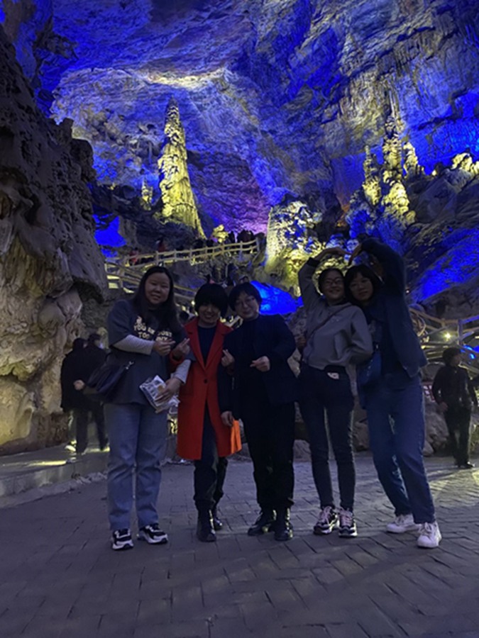 擁抱春天，不負春光——市龍江集團歡慶“三?八”國際勞動婦女節(jié)